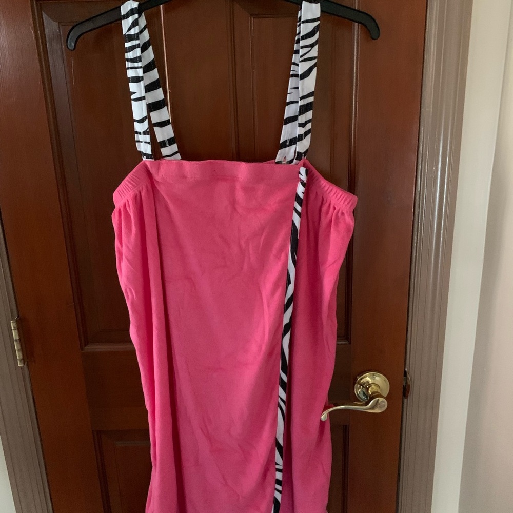 New hot pink and zebra trim bath wrap
